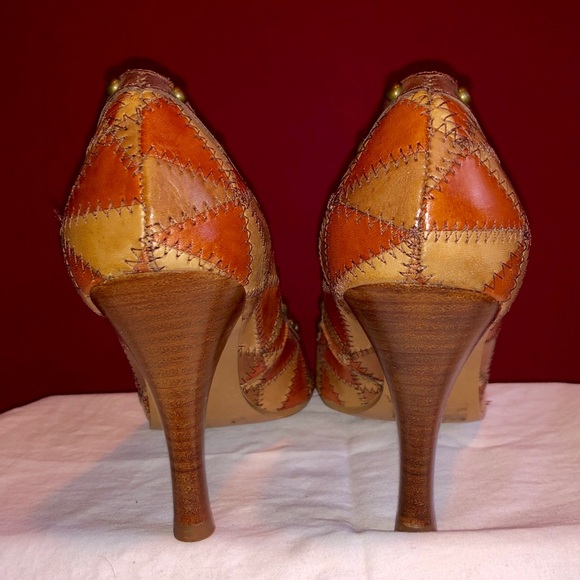 Carlos Santana “Puzzled” patchwork pointyStilettos - Picture 3 of 8